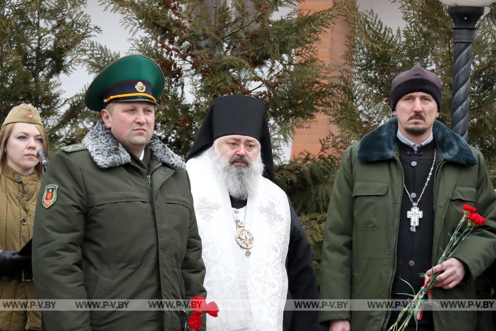 Пинские пограничники приняли международную Эстафету Победы