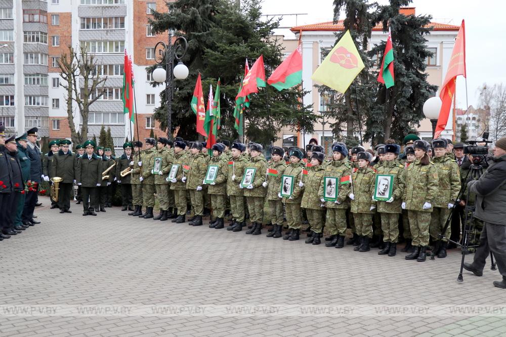 Пинские пограничники приняли международную Эстафету Победы