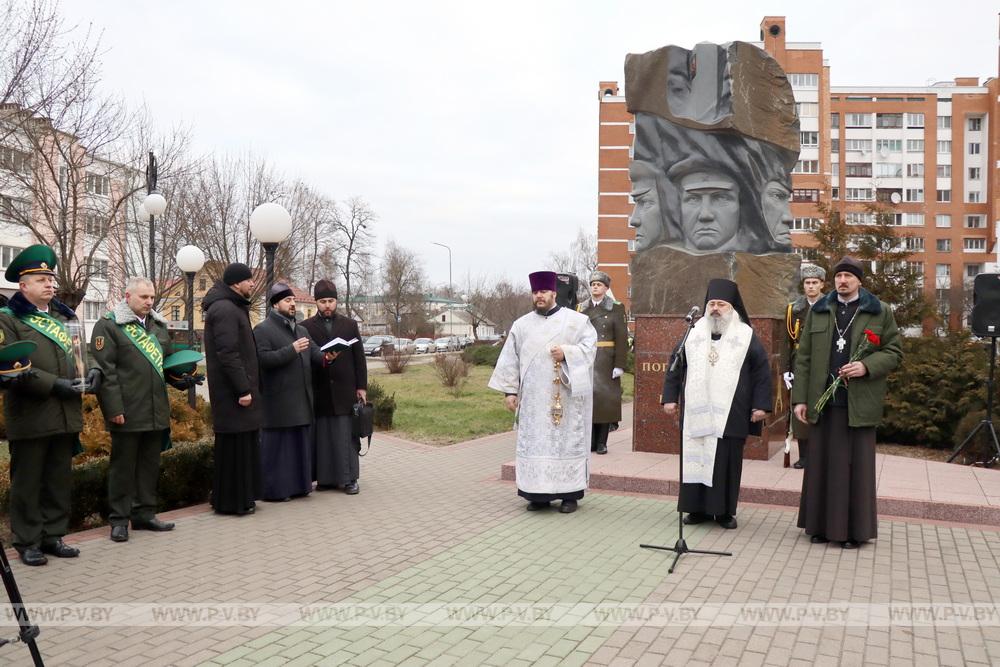 Пинские пограничники приняли международную Эстафету Победы