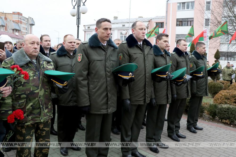 Пинские пограничники приняли международную Эстафету Победы