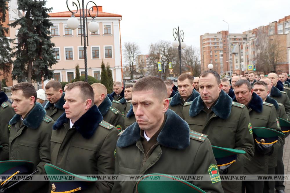 Пинские пограничники приняли международную Эстафету Победы