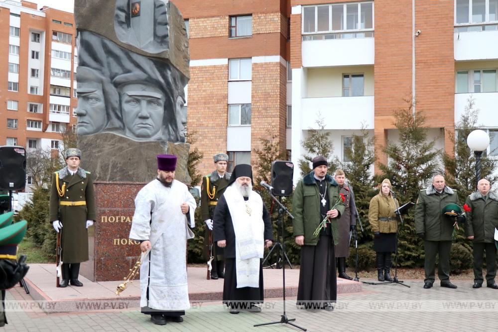 Пинские пограничники приняли международную Эстафету Победы