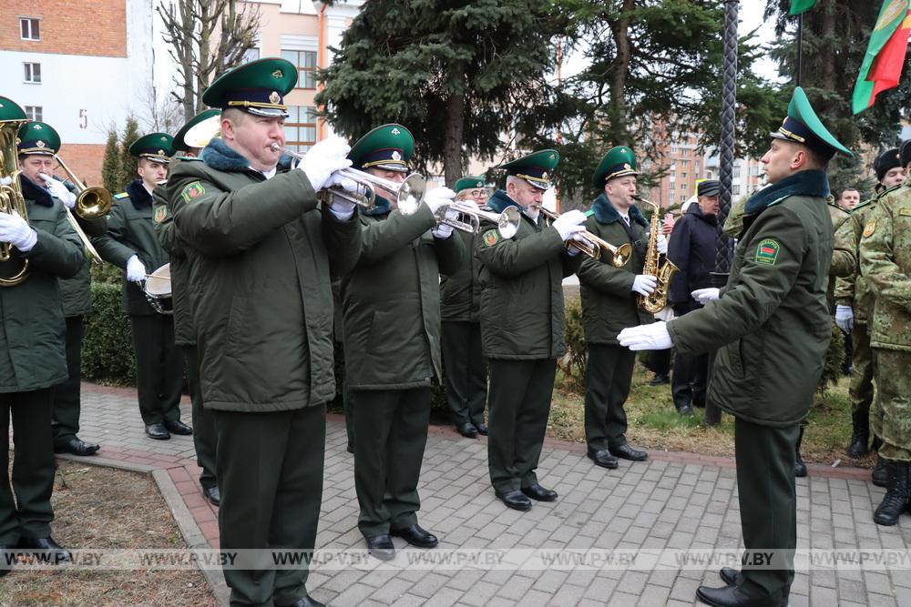 Пинские пограничники приняли международную Эстафету Победы