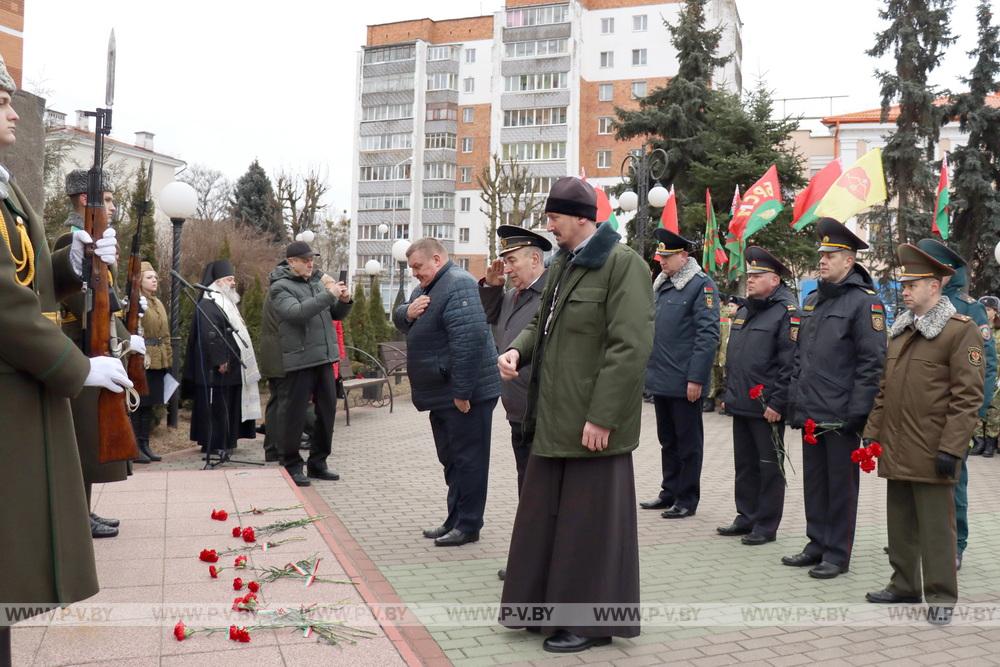 Пинские пограничники приняли международную Эстафету Победы