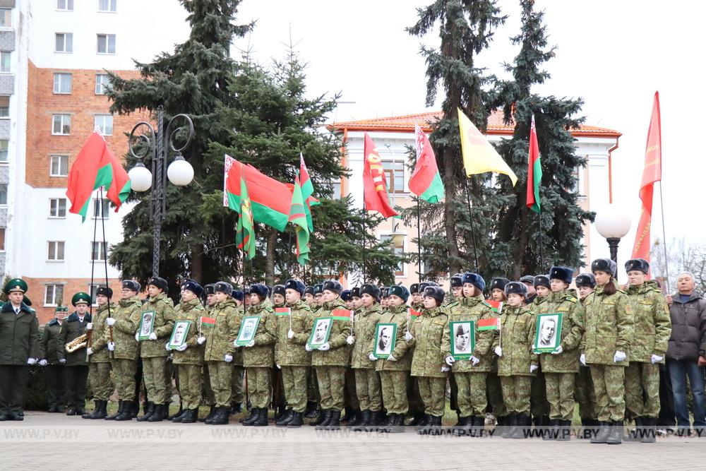 Пинские пограничники приняли международную Эстафету Победы