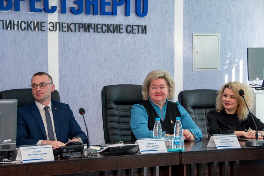 В филиале «Пинские электрические сети» прошла акция «Прекрасная, как молодость, страна»