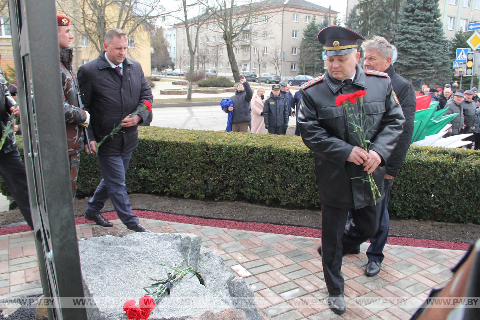 В День образования милиции на Пинщине открыли памятный знак сотрудникам, погибшим при исполнении служебных обязанностей