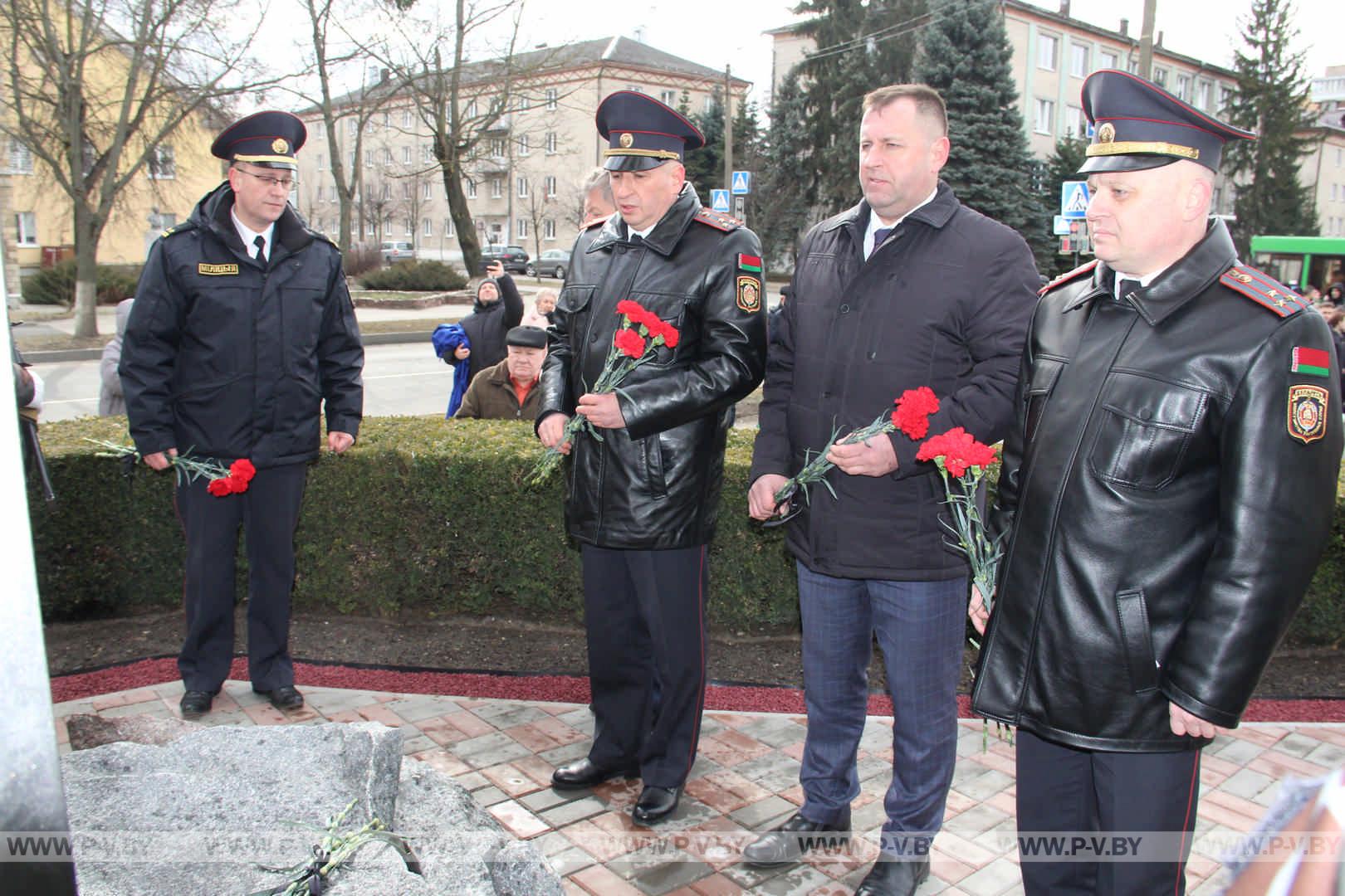 В День образования милиции на Пинщине открыли памятный знак сотрудникам, погибшим при исполнении служебных обязанностей