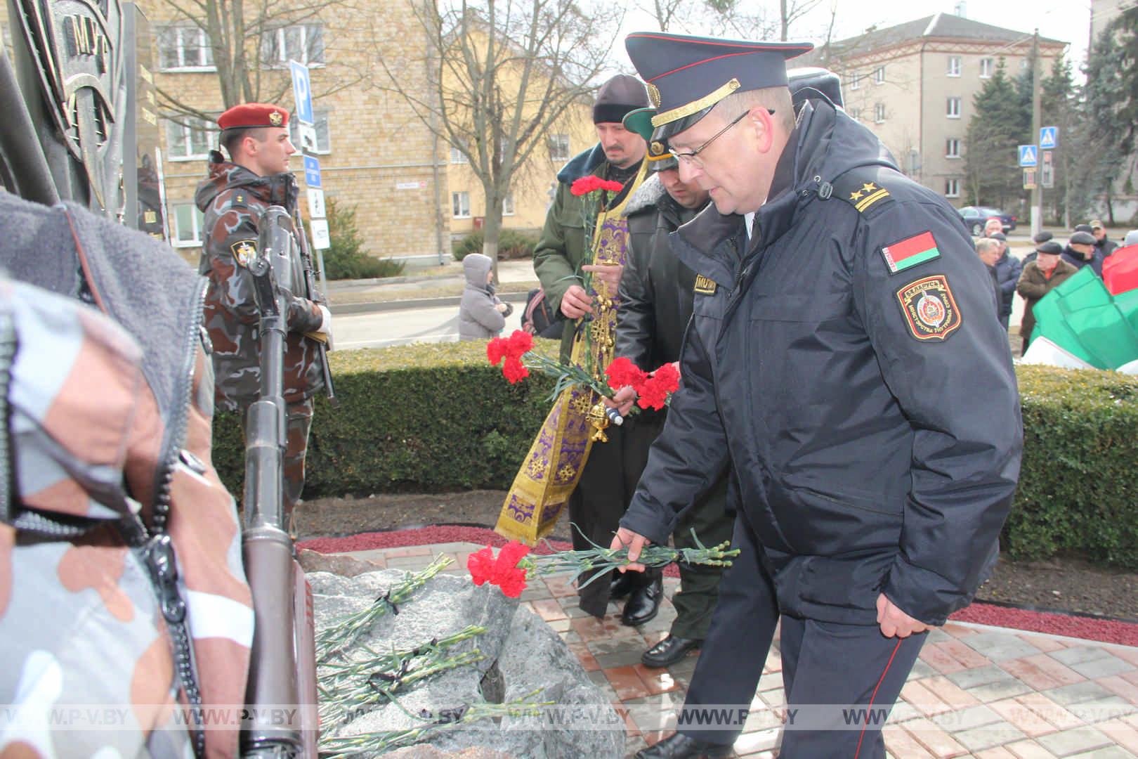 В День образования милиции на Пинщине открыли памятный знак сотрудникам, погибшим при исполнении служебных обязанностей