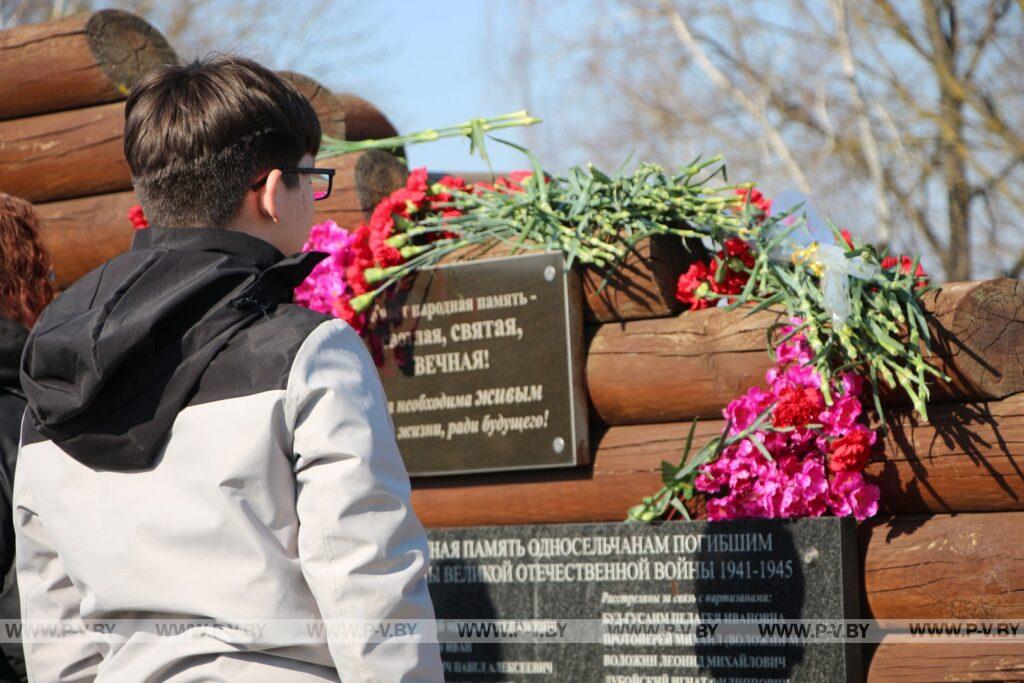 На Пинщине почтили память сожжённых деревень и жертв ВОВ На Пинщине почтили память сожжённых деревень и жертв ВОВ
