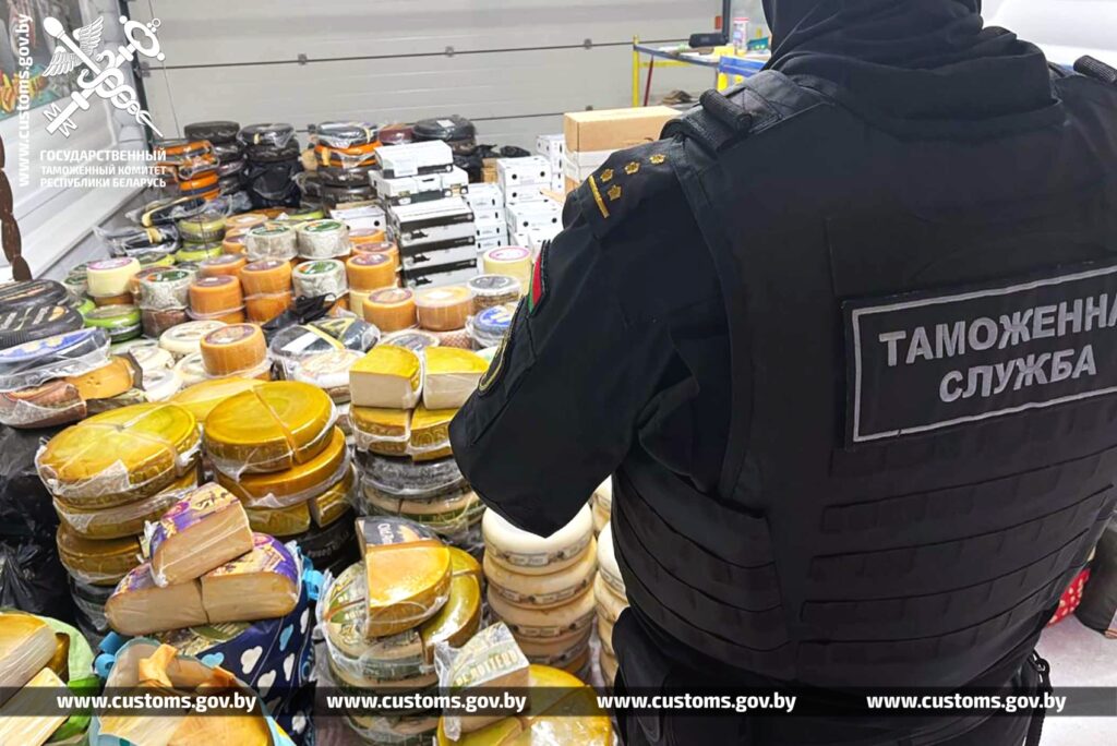 За незаконное перемещение через границу крупной партии сыра  возбуждено уголовное дело