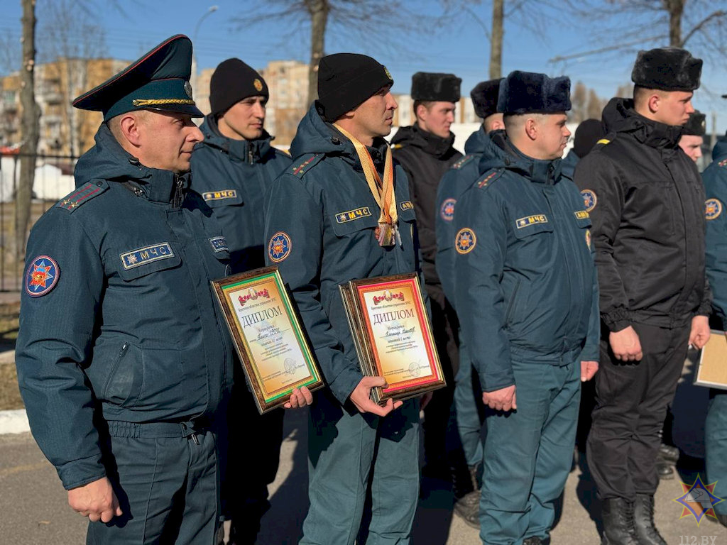 Лучший спасатель-высотник работает в Пинске