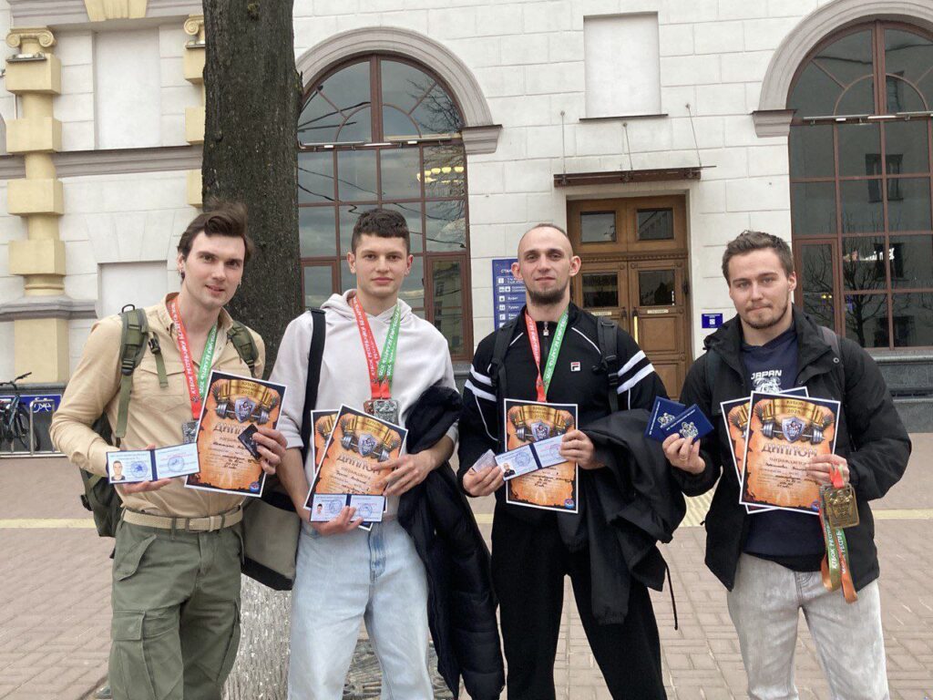 Команда Пинска вернулась с республиканского турнира по стритлифтингу с наградами