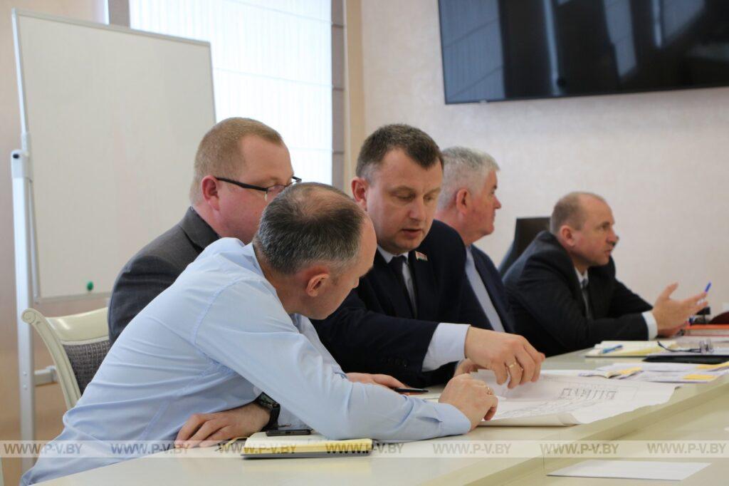 Обсудили актуальные вопросы реконструкции центральной больницы Обсудили актуальные вопросы реконструкции центральной больницы