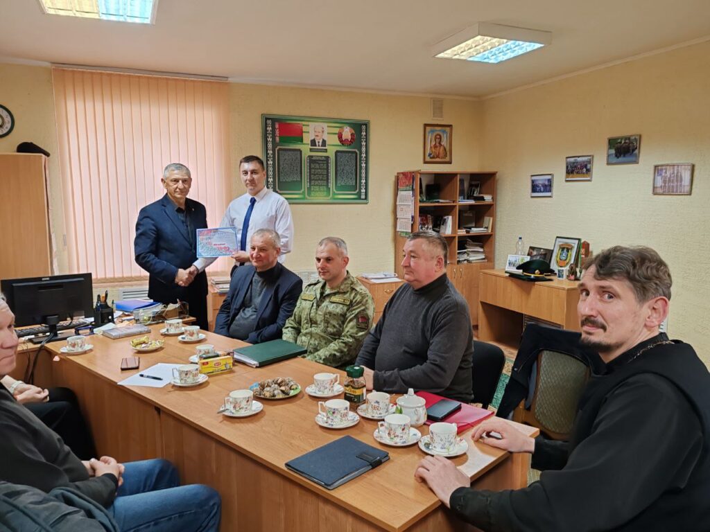 Пинские ветераны-пограничники поучаствовали в сборе средств на возведение памятника к 80-летию Победы Пинские ветераны-пограничники поучаствовали в сборе средств на возведение памятника к 80-летию Победы