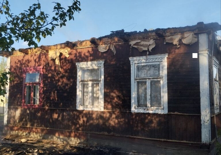 Пожар в Пинском районе: работники МЧС спасли 8 человек, в том числе 5 детей