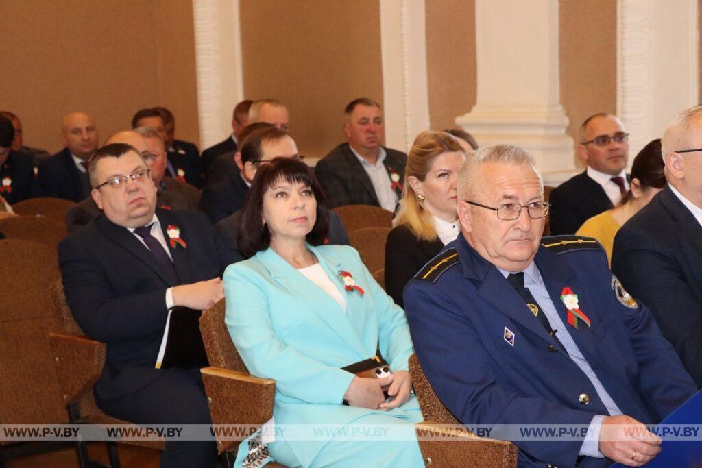 На повестке дня – дороги и летнее оздоровление На повестке дня – дороги и летнее оздоровление