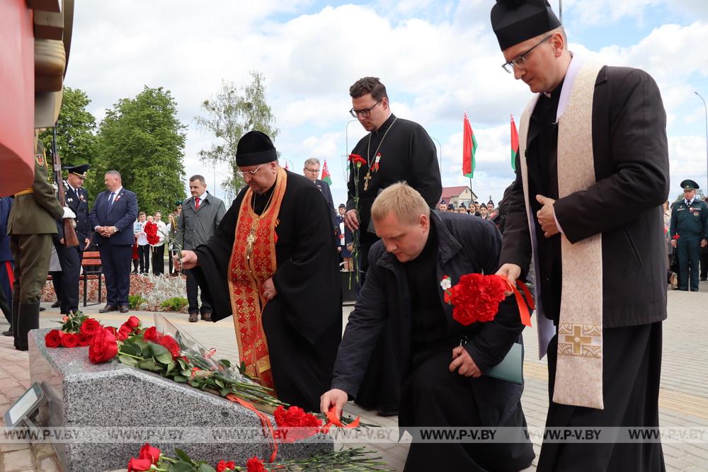 В Пинском районе открыли соборный памятник 80-летия Победы