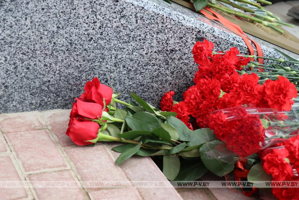 В Пинском районе открыли соборный памятник 80-летия Победы