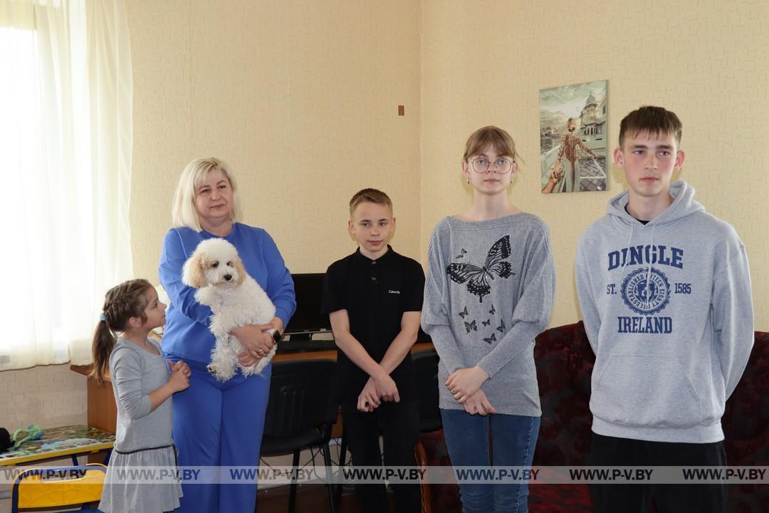 Праздник для родителей-воспитателей и ребят из домов семейного типа