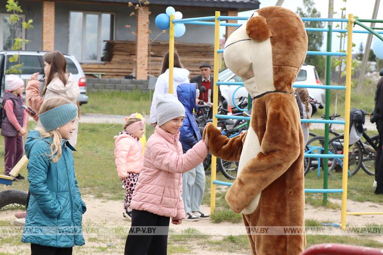 В Пинске в микрорайоне Верасы прошел семейный праздник.