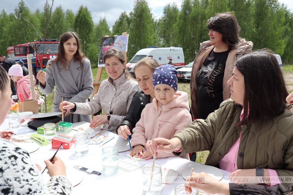 В Пинске в микрорайоне Верасы прошел семейный праздник