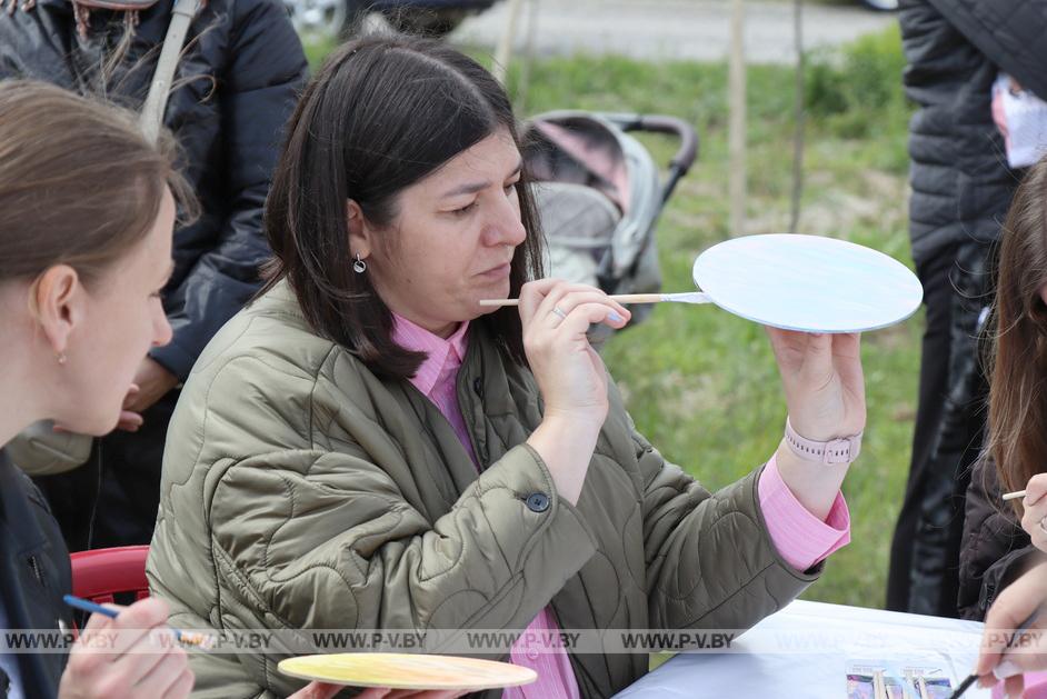 В Пинске в микрорайоне Верасы прошел семейный праздник