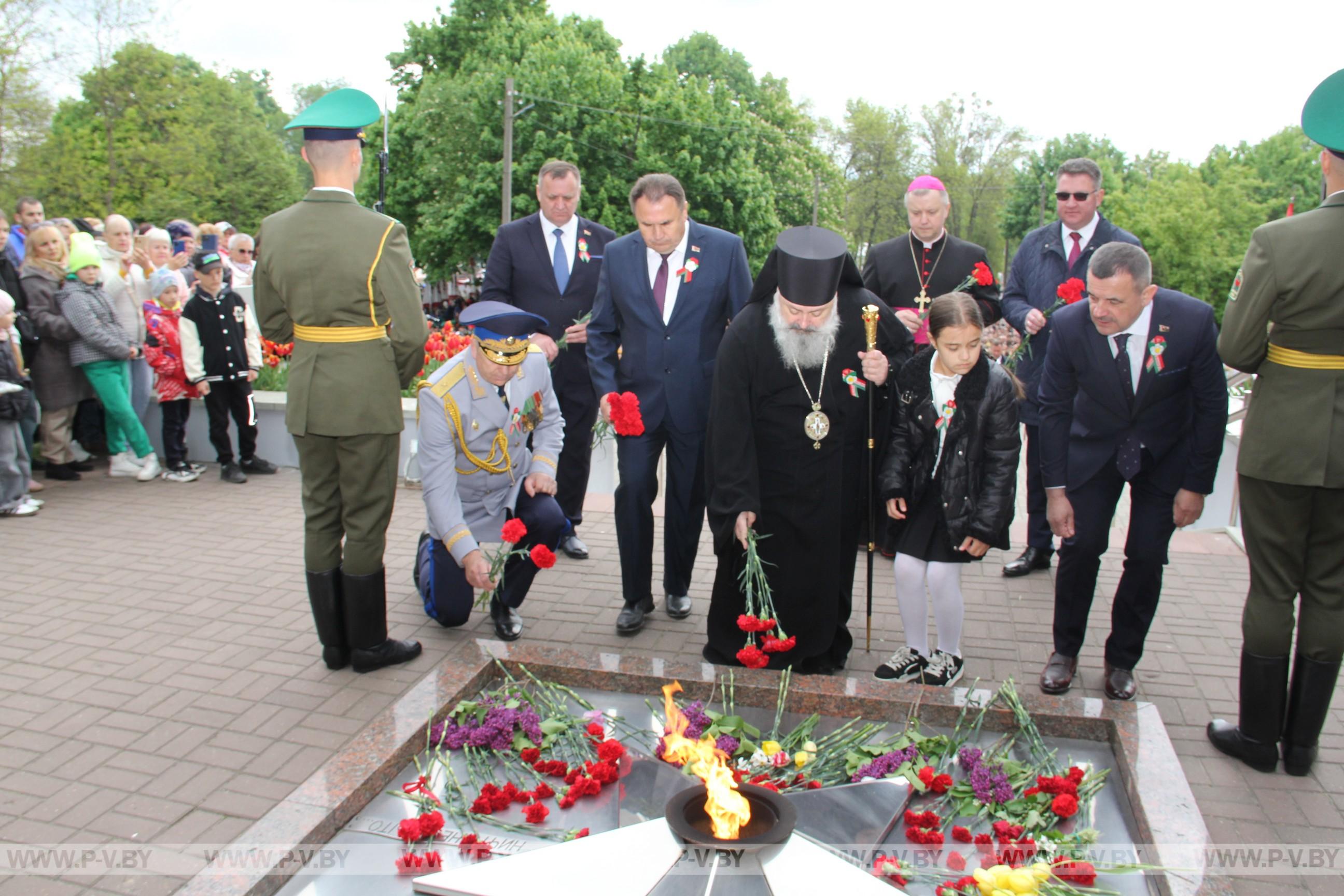 Пинск празднует день Победы