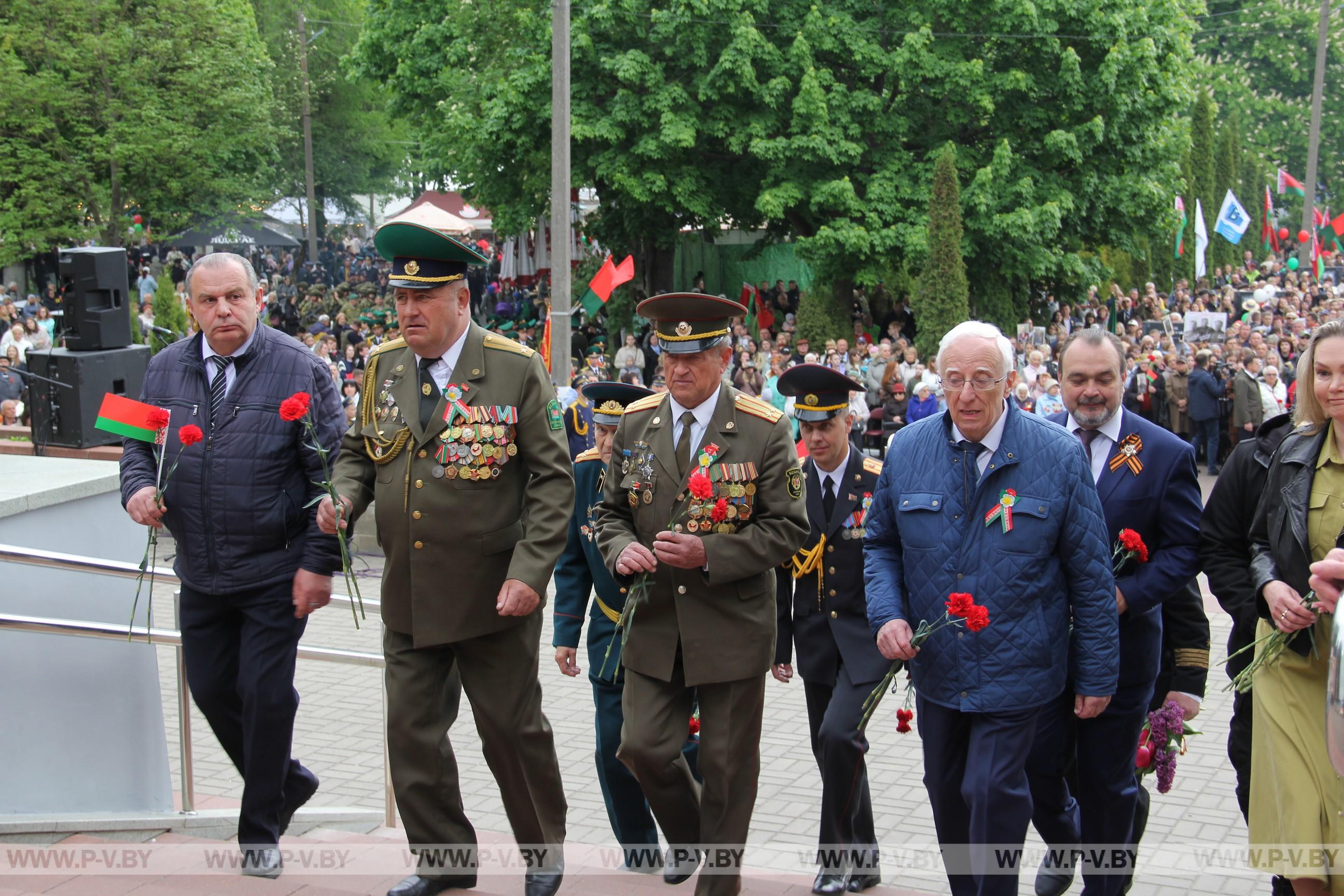 Пинск празднует день Победы