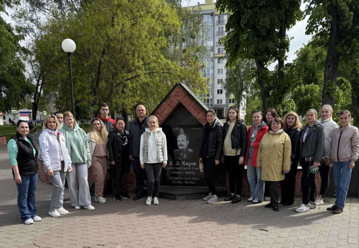 Пинчане благоустроили мемориальный комплекс «Партизанам Полесья»