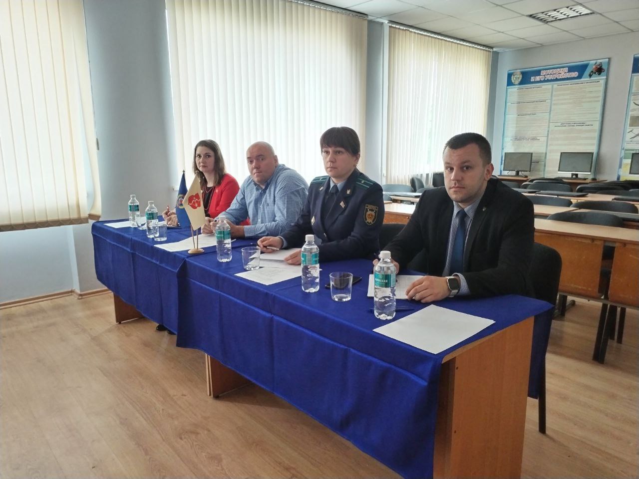 В Пинске на базе ГОС "ДОСААФ" состоялся межрайонный конкурс чтецов военной поэзии "О том, что было не забудем..."