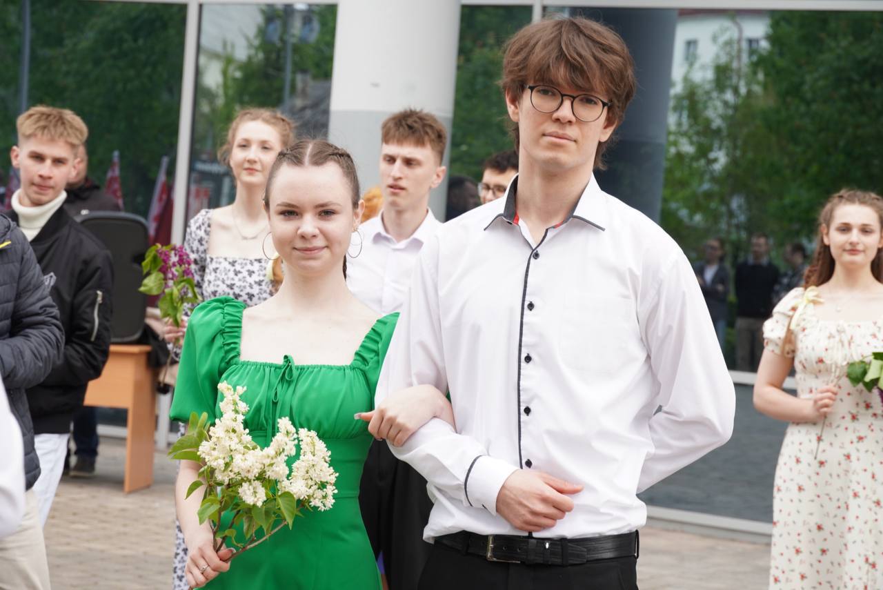 Преподаватели, студенты и лицеисты ПолесГУ присоединились к республиканской акции «Вальс Победы»