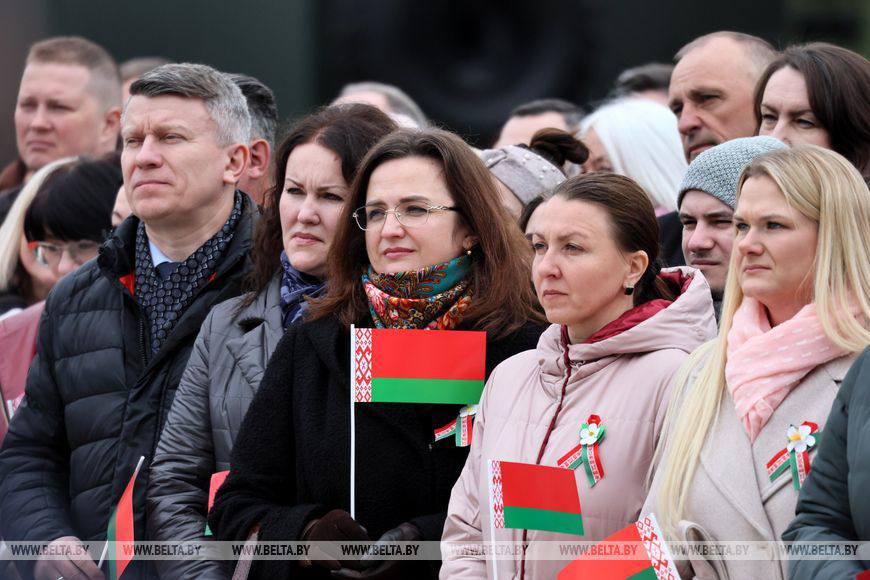 День Победы в двух столицах, откровенные заявления, марафон встреч и музей народных достижений. Итоги недели Президента