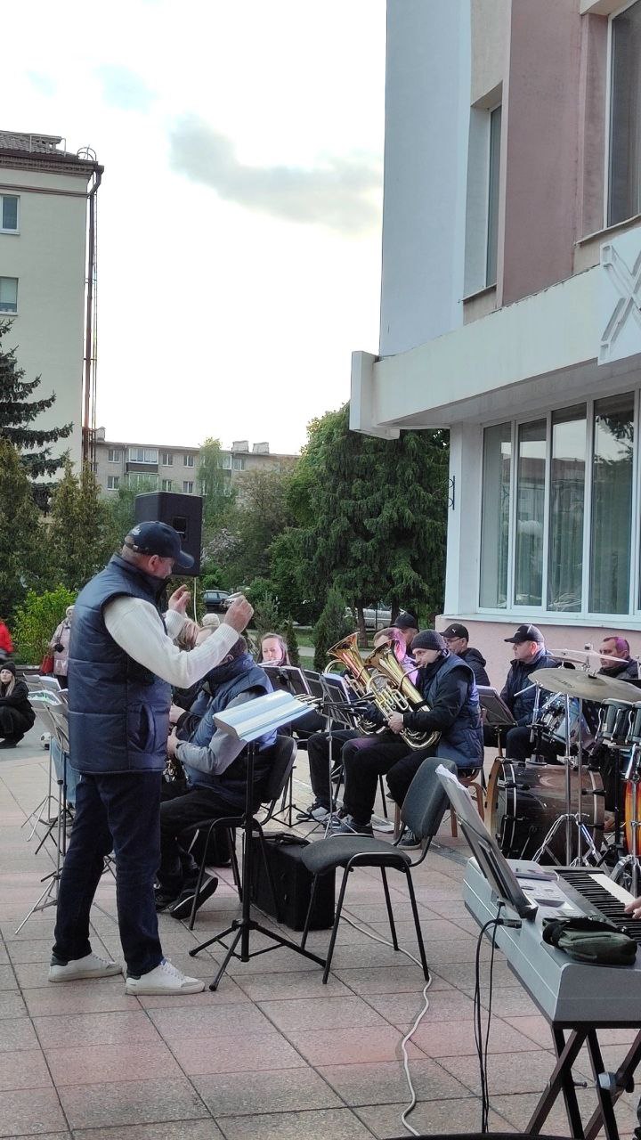 Пинск зажигает под звуки оркестра