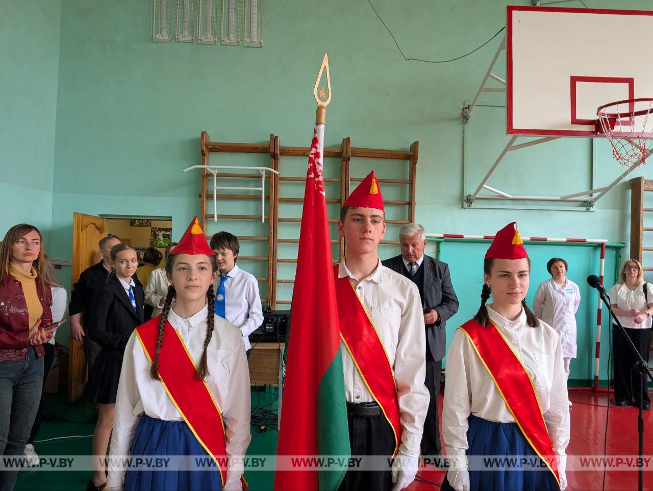 Торжественная линейка в средней школе №2 имени Героев Днепровской флотилии