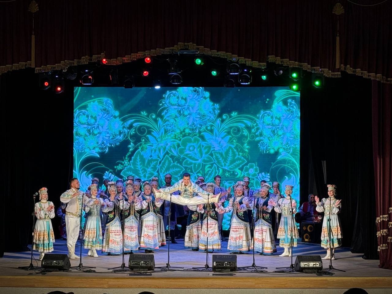 З любоўю да песні