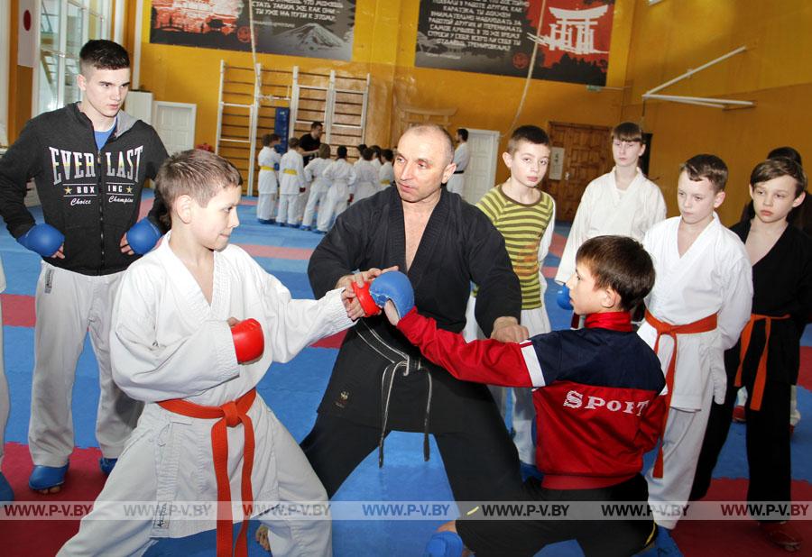 Пять вопросов к директору городского клуба каратэ­до «Эдельвейс» Александру Шарко