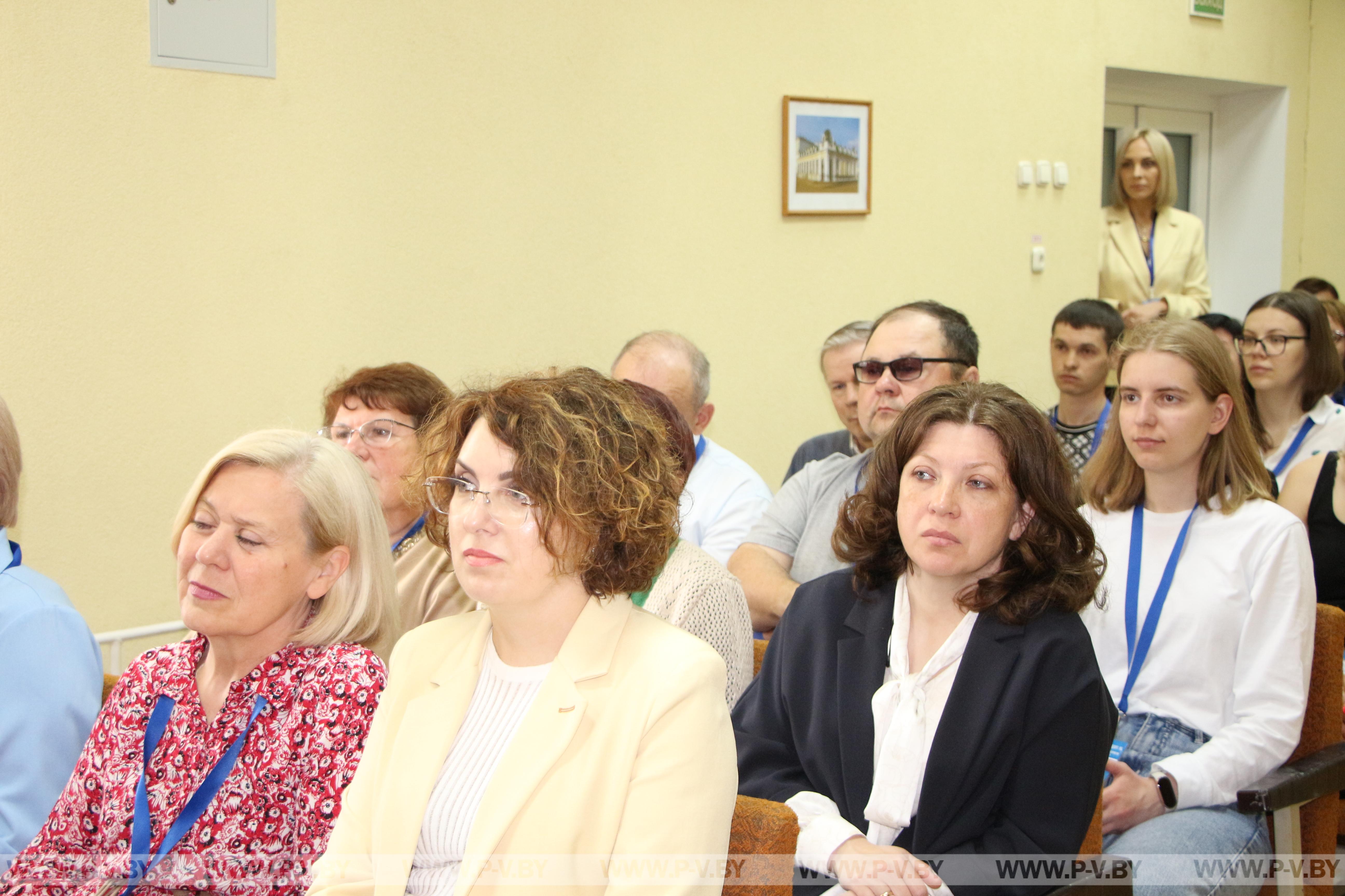 Встреча во главе с председателем горисполкома Валерием Ребковцом
