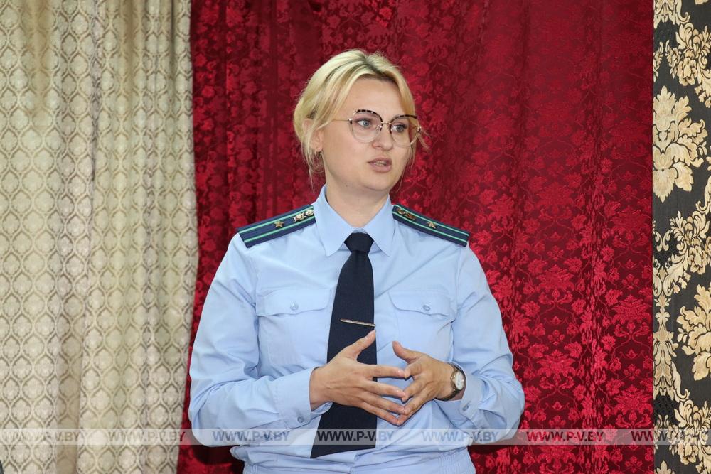 О воспитании молодёжи, ремонте дорог, «белом бусе» в Садовом говорили на встрече в Молотковичах