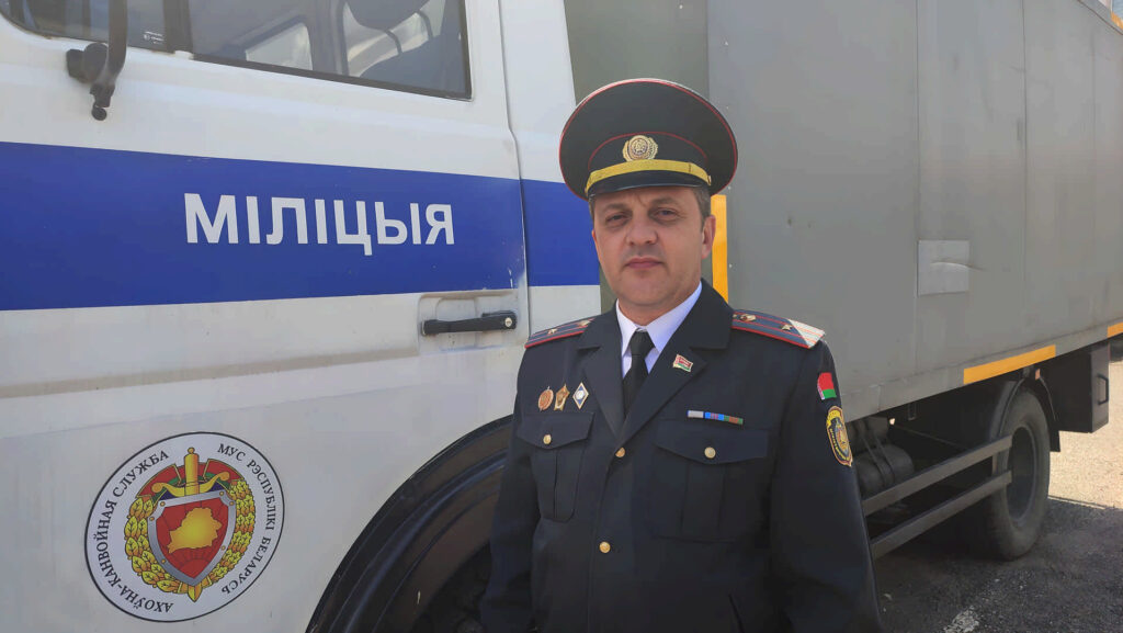 По новому асфальту прокатимся с ветерком По новому асфальту прокатимся с ветерком