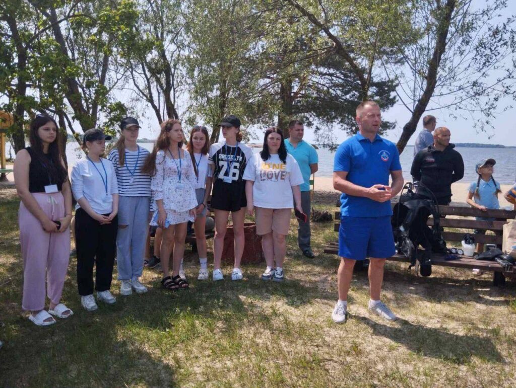 6 июня к отдыхающим в ДРОЦ "СВИТАНАК" ребятам наведались  спасатели ГРОЧС и ОСВОД