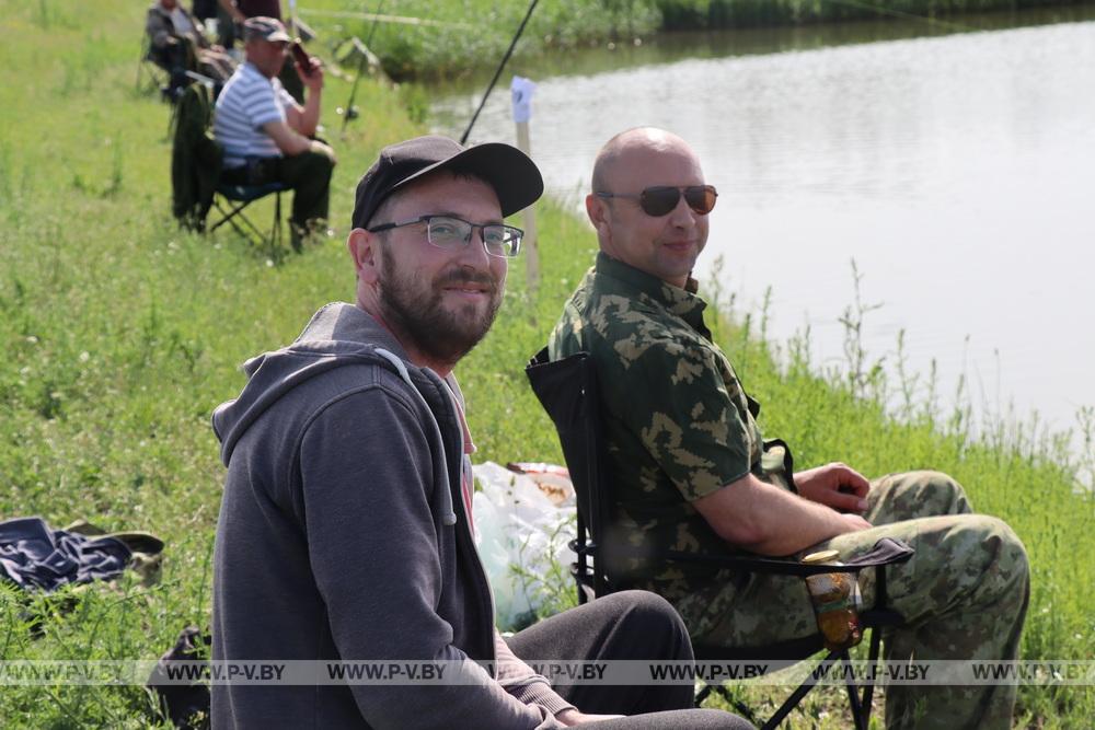 В Пинском районе соревновались рыбаки