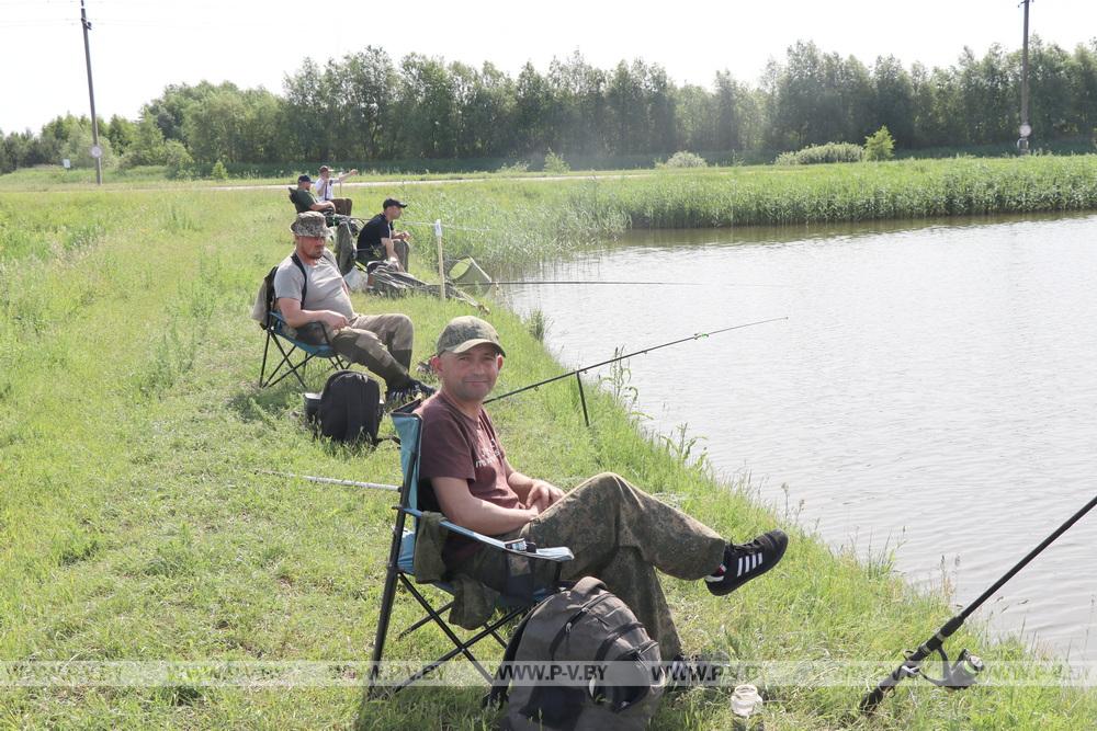 В Пинском районе соревновались рыбаки