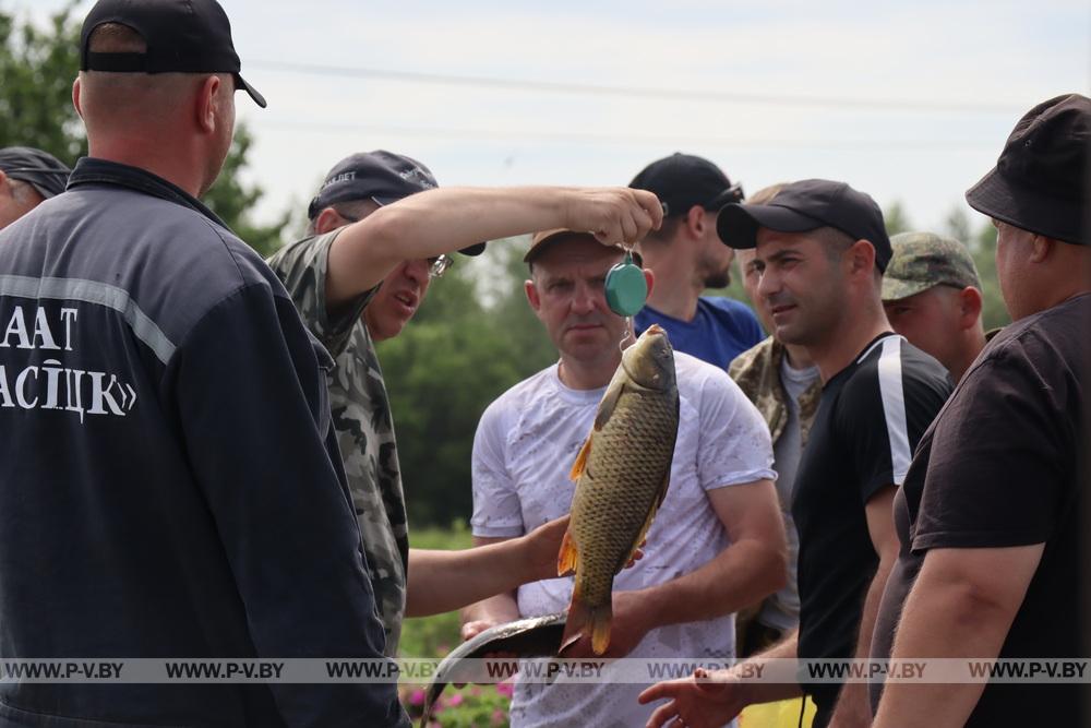 В Пинском районе соревновались рыбаки