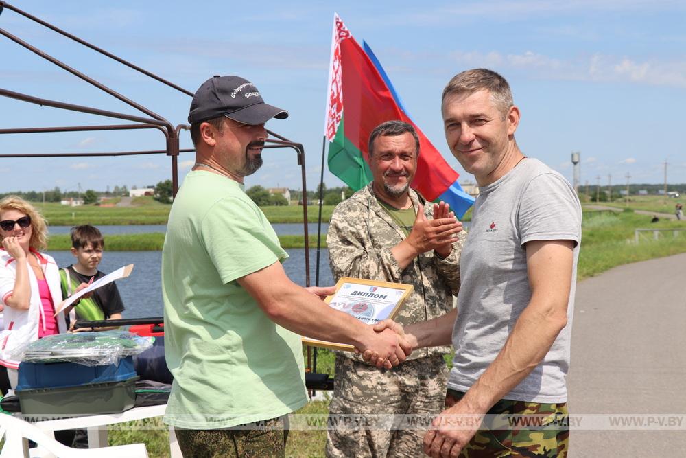 В Пинском районе соревновались рыбаки