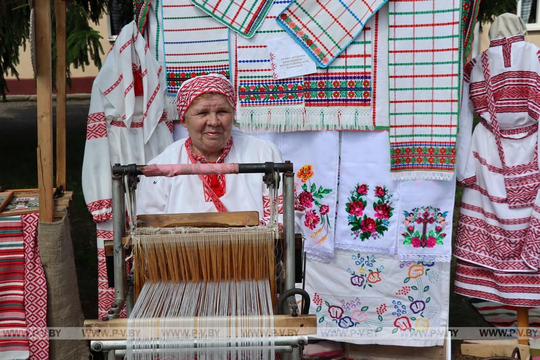 З самабытнай культурай Палескага краю пазнаёміў “Фальварак мінулага”