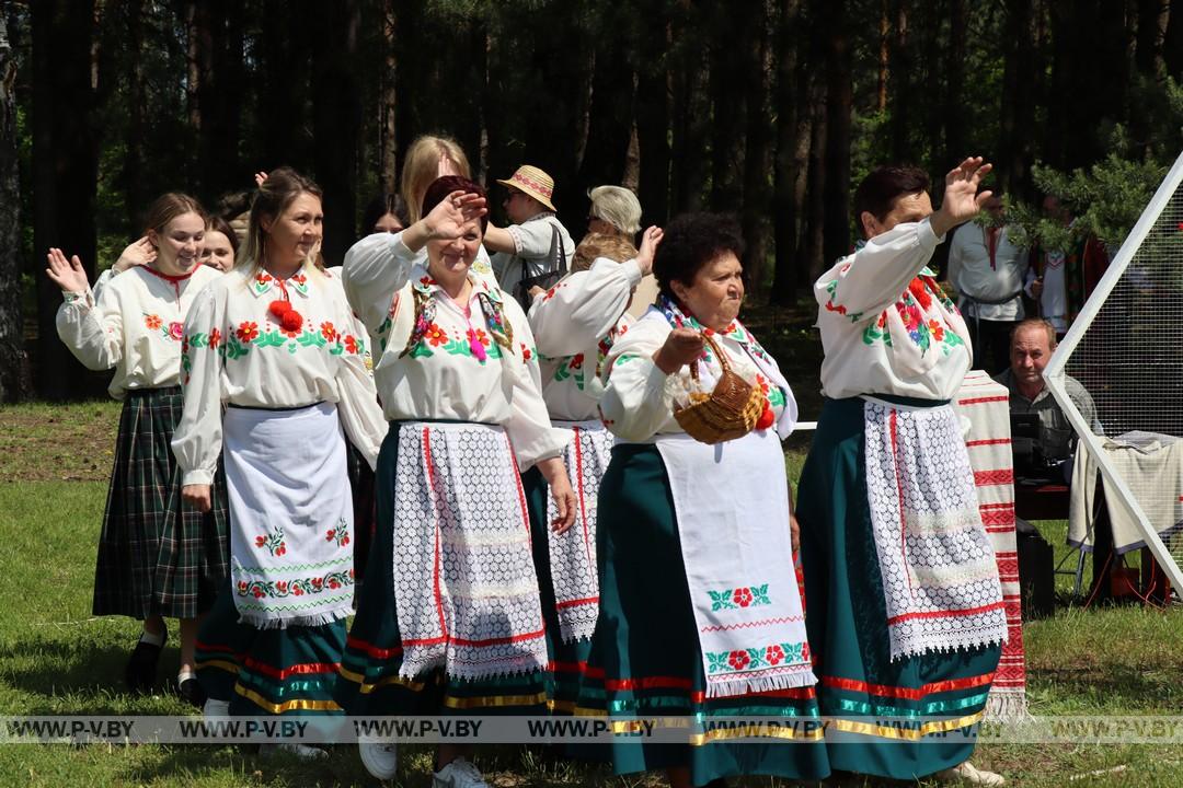 З самабытнай культурай Палескага краю пазнаёміў “Фальварак мінулага”