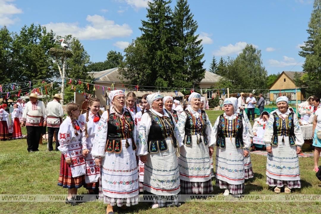З самабытнай культурай Палескага краю пазнаёміў “Фальварак мінулага”