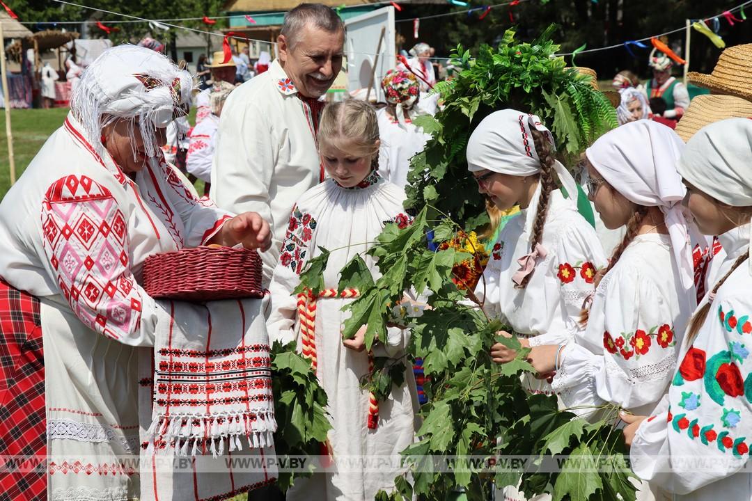 З самабытнай культурай Палескага краю пазнаёміў “Фальварак мінулага”
