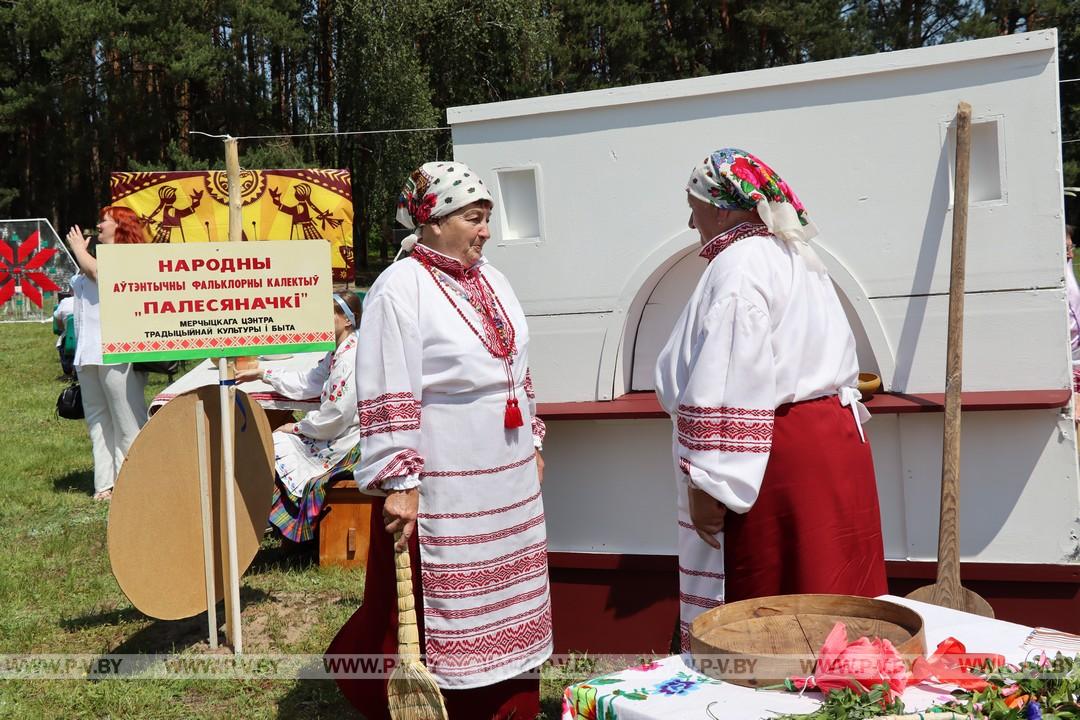 З самабытнай культурай Палескага краю пазнаёміў “Фальварак мінулага”
